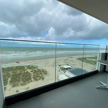 Maya 801 With Frontal Sea View Nieuwpoort